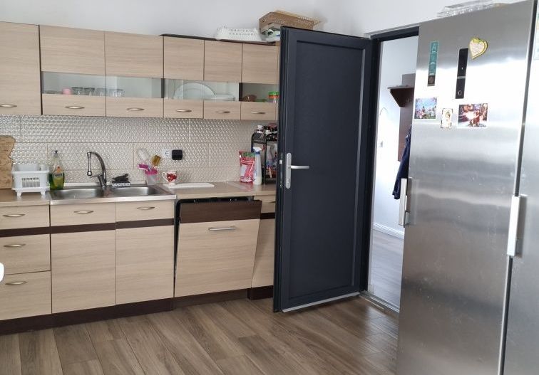 Casă +axexa+teren generos, zona 14 Mai - Poză 2