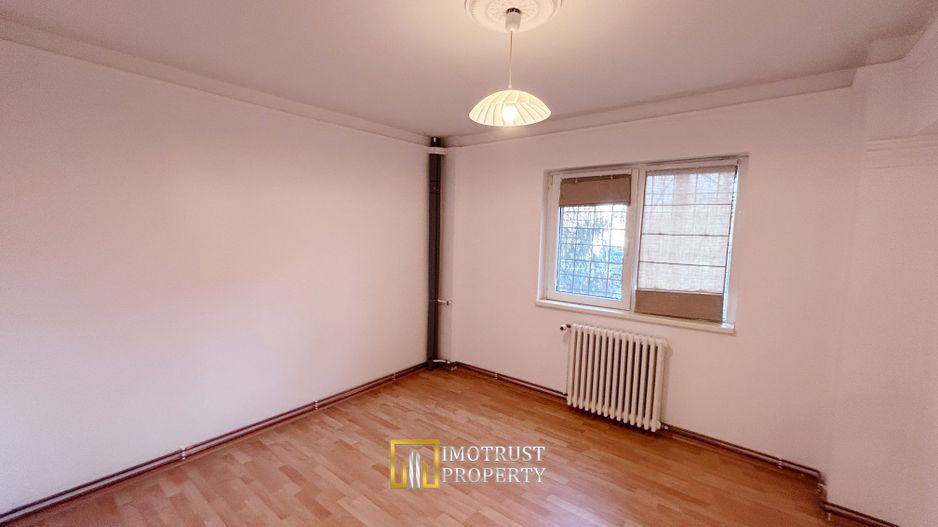 De vanzare apartament 4 camere, Arad - Poză 9