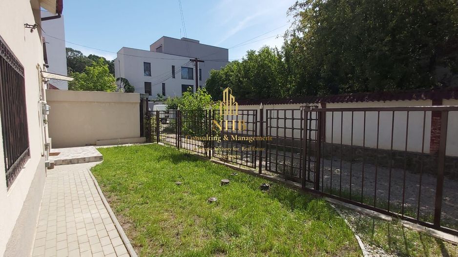 Casă spațioasă 5 camere + curte 340 mp în Băneasa | - Poză 14