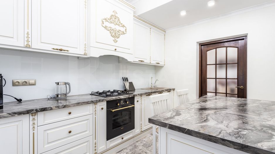 Chirie, casă, 270 mp, strada Grenoble, Botanica - Poză 1