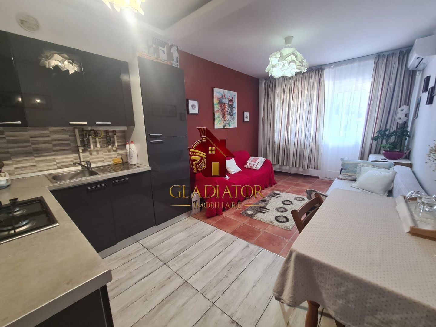Apartament 2 camere – Tătărași, Ateneu – Etaj 2/4 – Renovat, poziție e - Poză 2