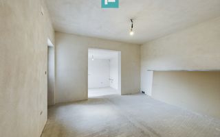 Casă la gri în Livada - Poză 4