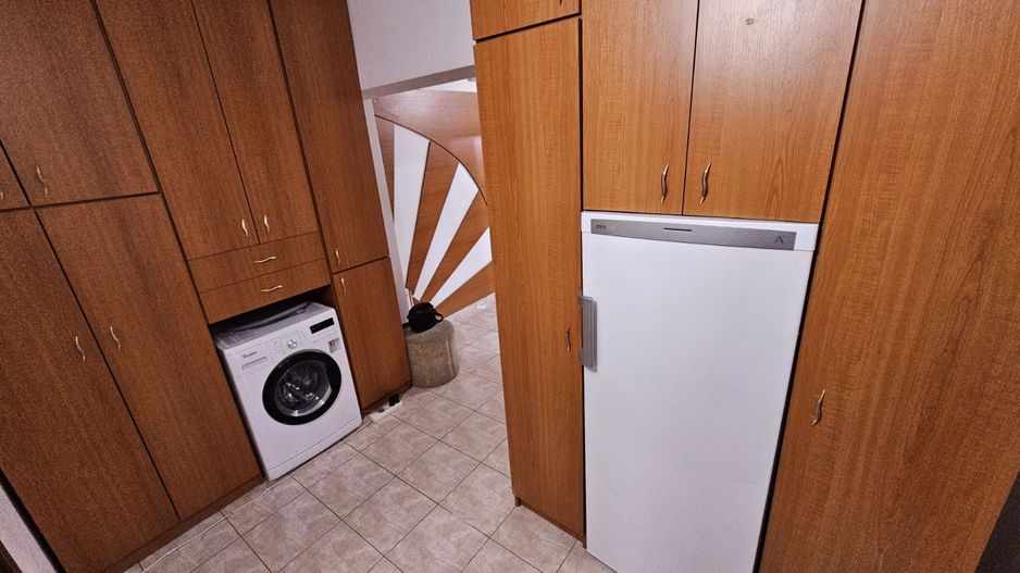 DE ÎNCHIRIAT - Apartament cu 3 camere, mobilat și utilat, zona TRAIAN; - Poză 9