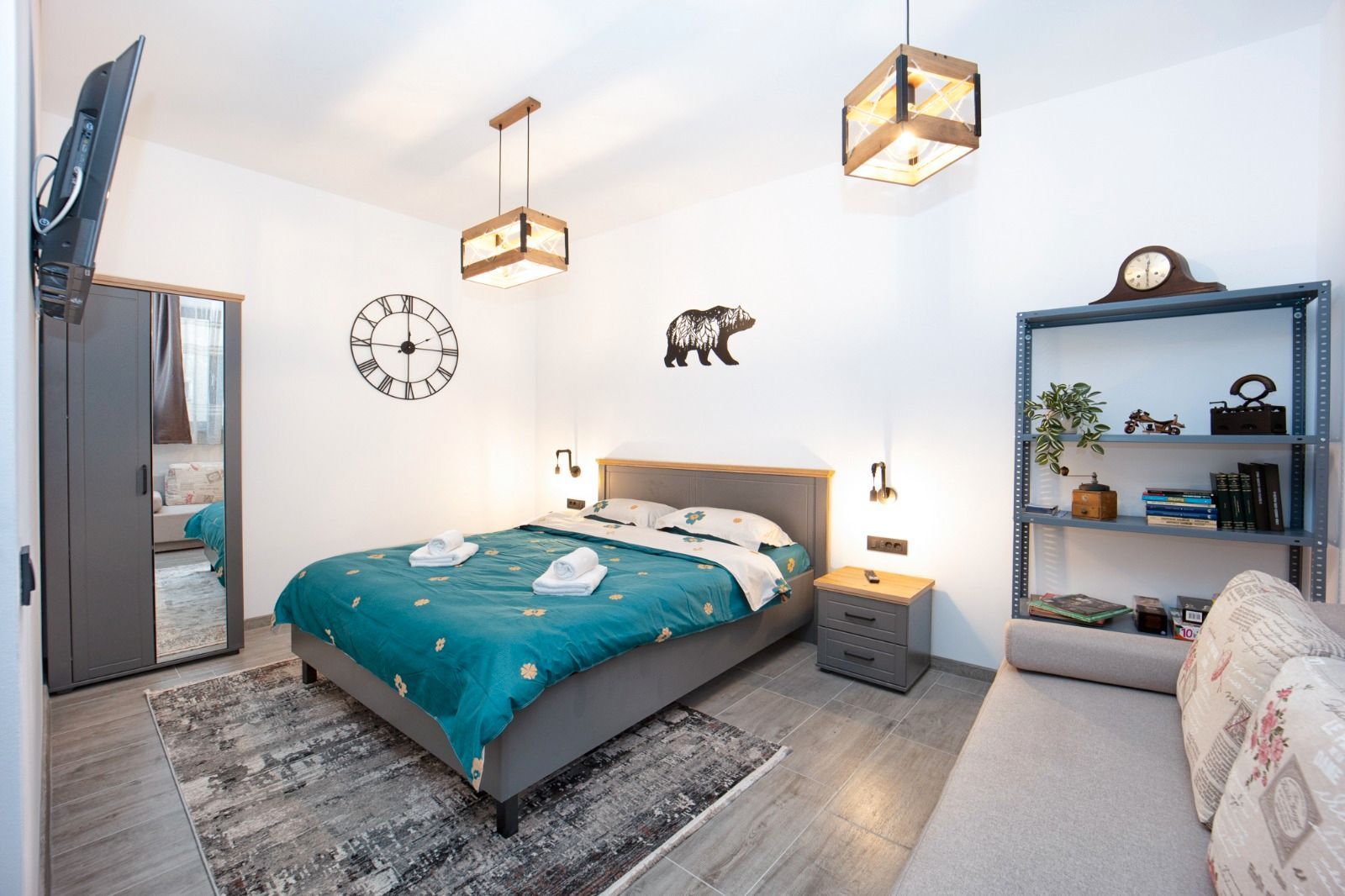 Apartament Centrul Istoric | Booking 9.8 | Business activ - Poză 1