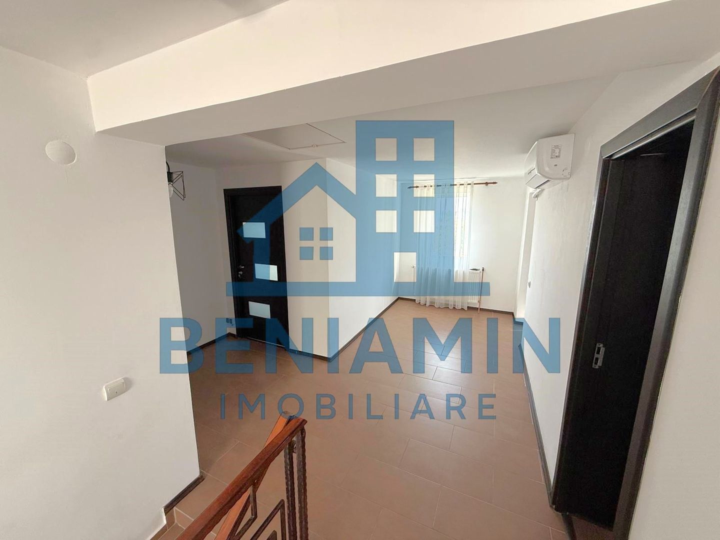 Casa P+1 - 703mp teren - 176mp casa - panouri solare - Consul - Poză 12