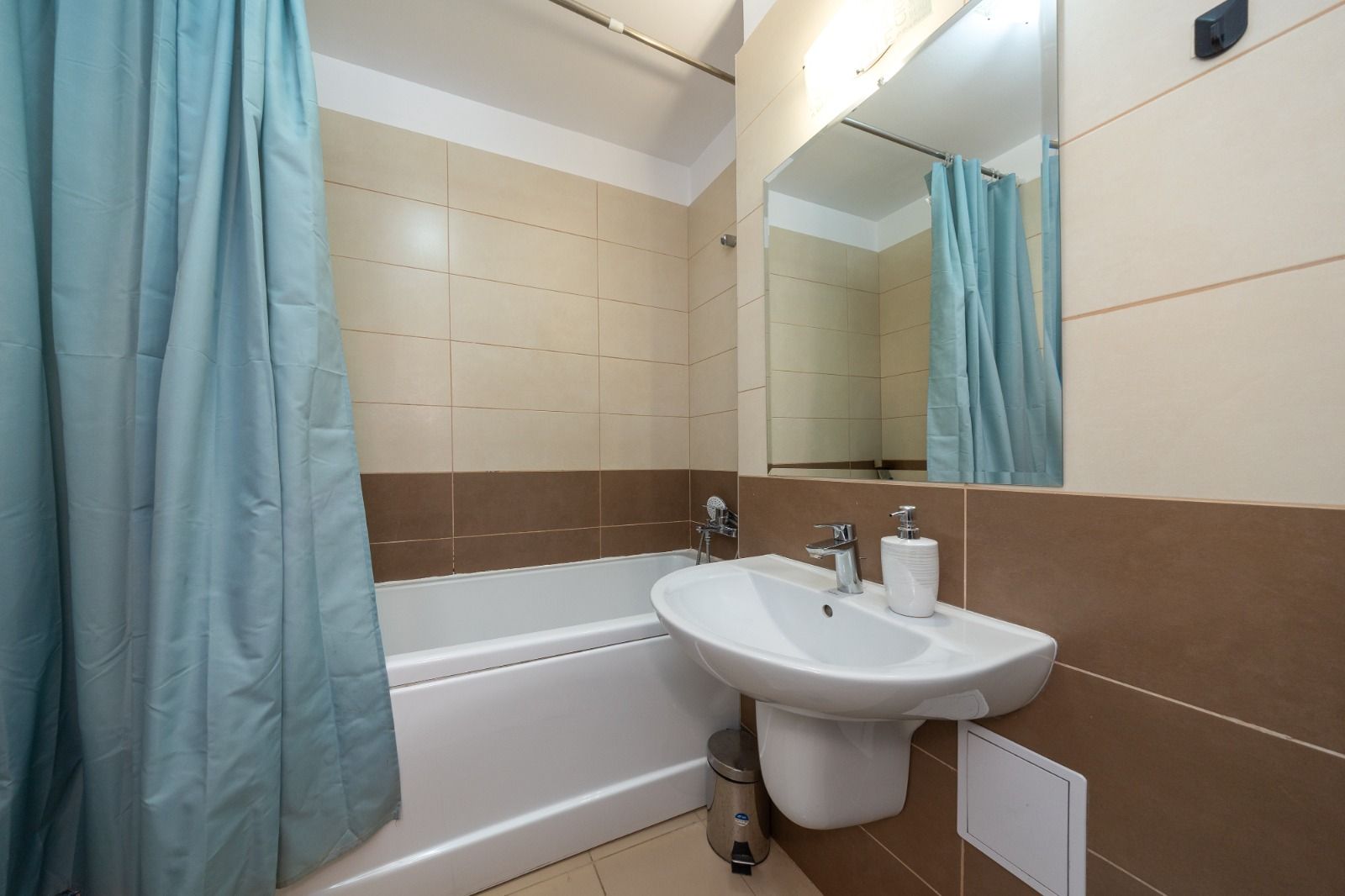 Apartament cu doua camere modern ,cu boxa in Top City - Poză 15