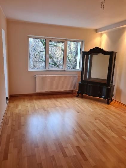 Apartament 2 camere, etaj 2, renovat complet, zona Promenada Mall - Poză 1