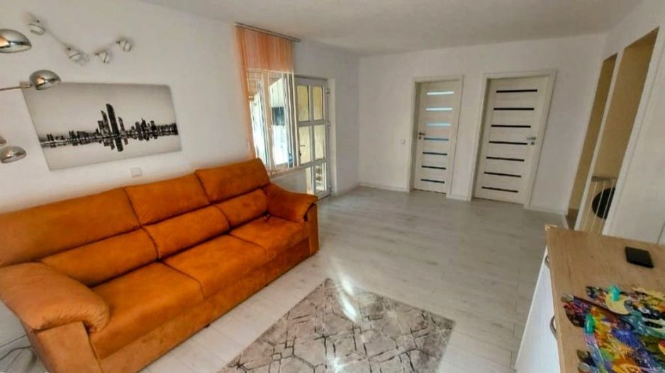 Casa individuală P+M, zonă liniștită, în Vatra veche a satului - Poză 4