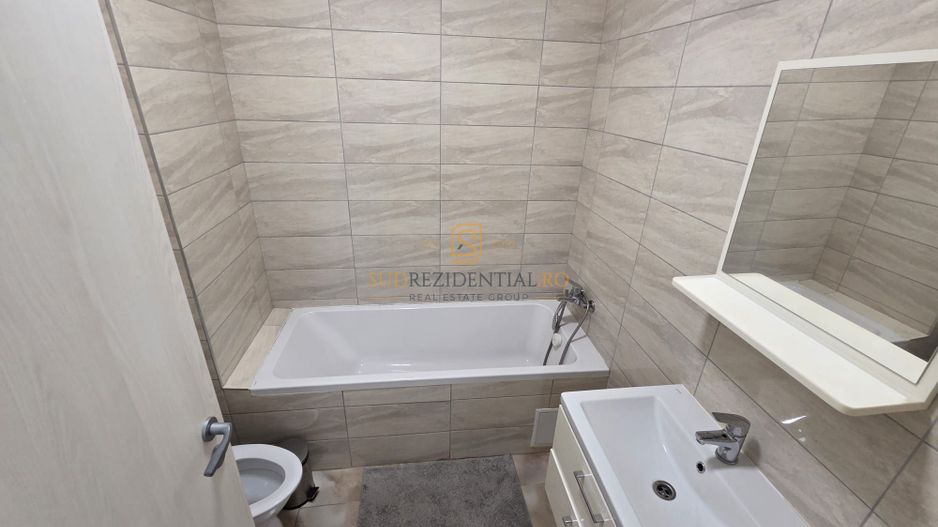 Apartament 2 camere de închiriat, The Grand Kristal Residence Sector 4 - Poză 4