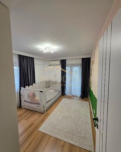 Apartament complet renovat – parcare subterana si boxa - Poză 6