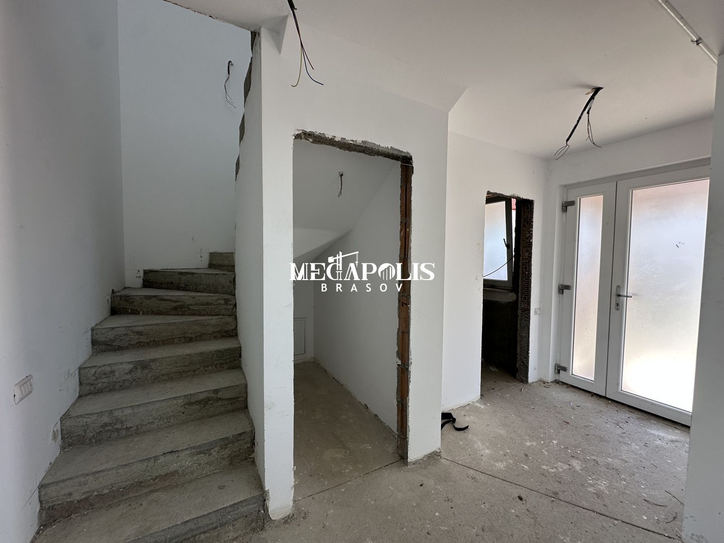Intrarea in Sanpetru / Cartier Privat / Credit - Poză 16