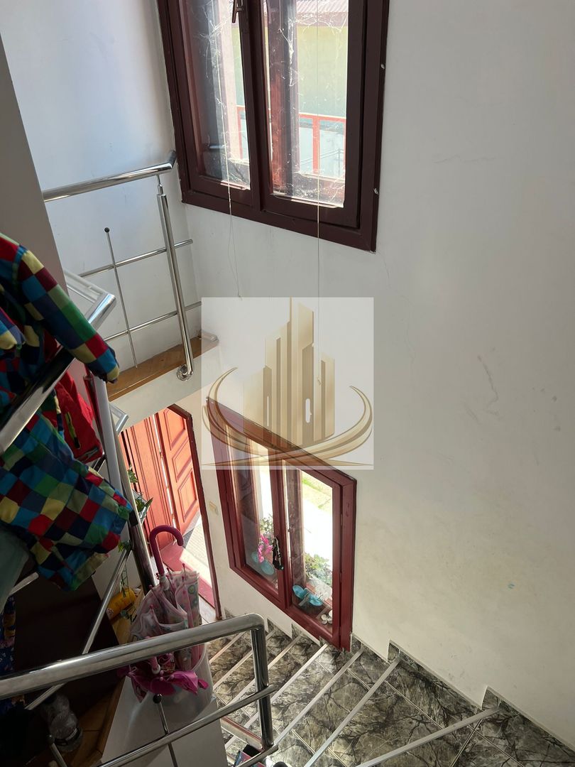 Casă spațioasă cu 2 apartamente, acces din 2 străzi – zona Lipovei - Poză 15