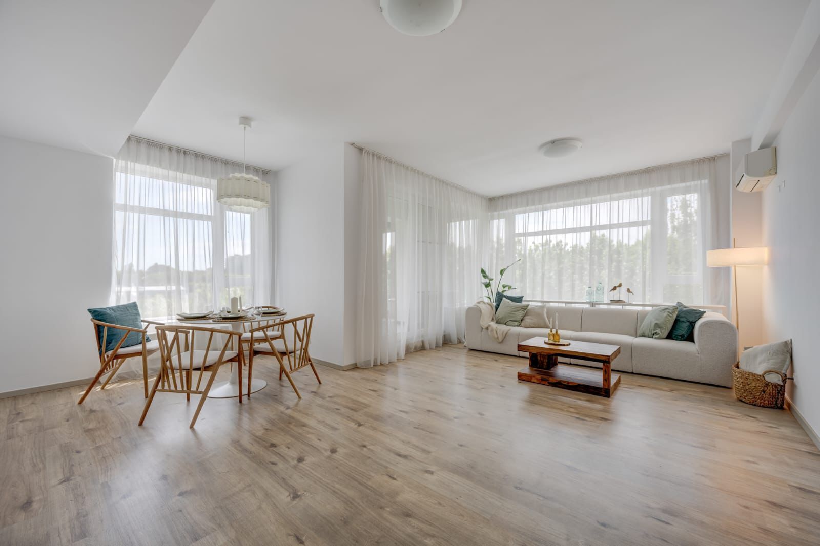 3 camere | 2 locuri parcare | boxa Laguna Residence - Poză 2