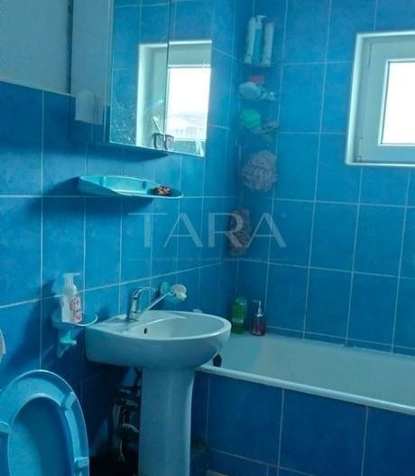 Apartament 3 camere, in zona centrala a localitatii - Poză 6