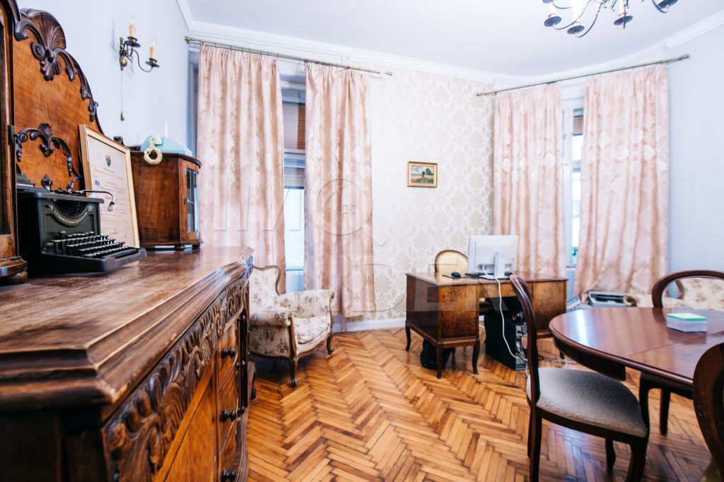Vanzare apartament cu o camera ultracentral, ideal locuința sau birou - Poză 2