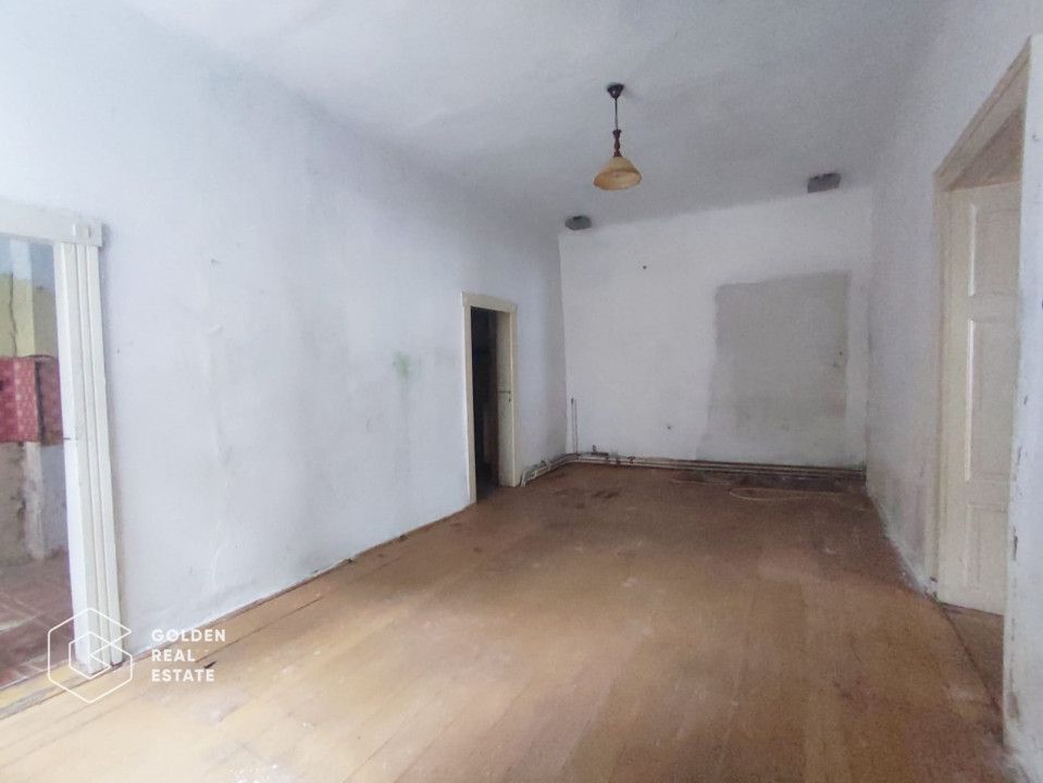 Apartament la curte, 3 camere, zona Centrala, str Simion Balint - Poză 5