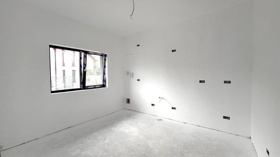 Casa individuala cu 4 camere - Zona Centrala - Utvin - Poză 11