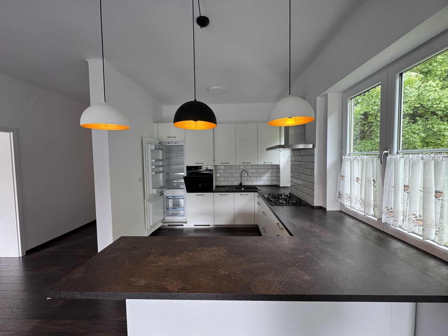 Apartament cu vedere spre Tâmpa, liniște și natură, în Centrul Istoric al Brașov - Poză 6