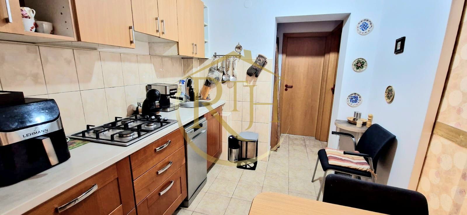 De vânzare apartament cu 2 camere+2 locuri de parcare–Zonă rezidențială Soarelui - Poză 11