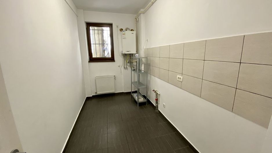 De închiriat: apartament 2 camere - nemobilat - Gorjului - ideal birou - Poză 5
