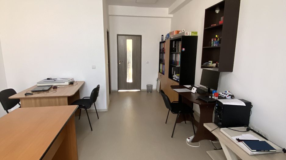 Spatiu birou - Poză 11