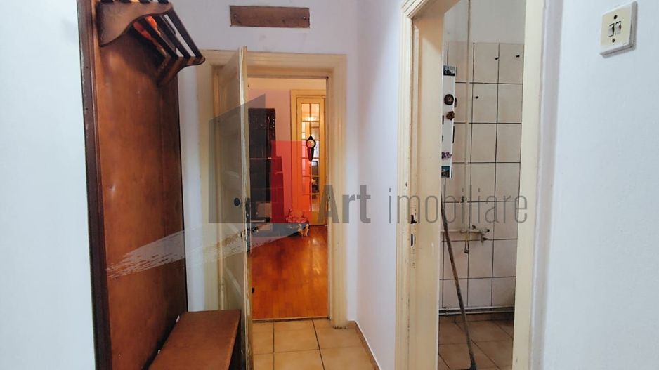 Casa de vanzare + teren in zona Jiului (Bucurestii Noi) - Poză 20