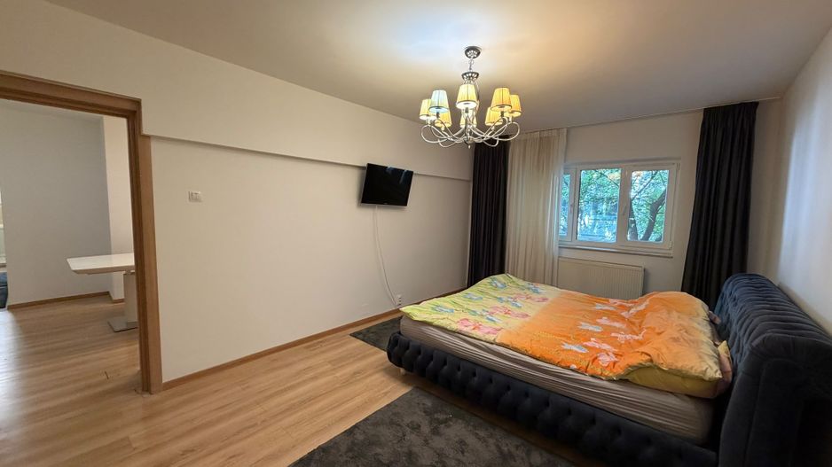 Apartament de Vanzare 3 camere Crangasi - Poză 2