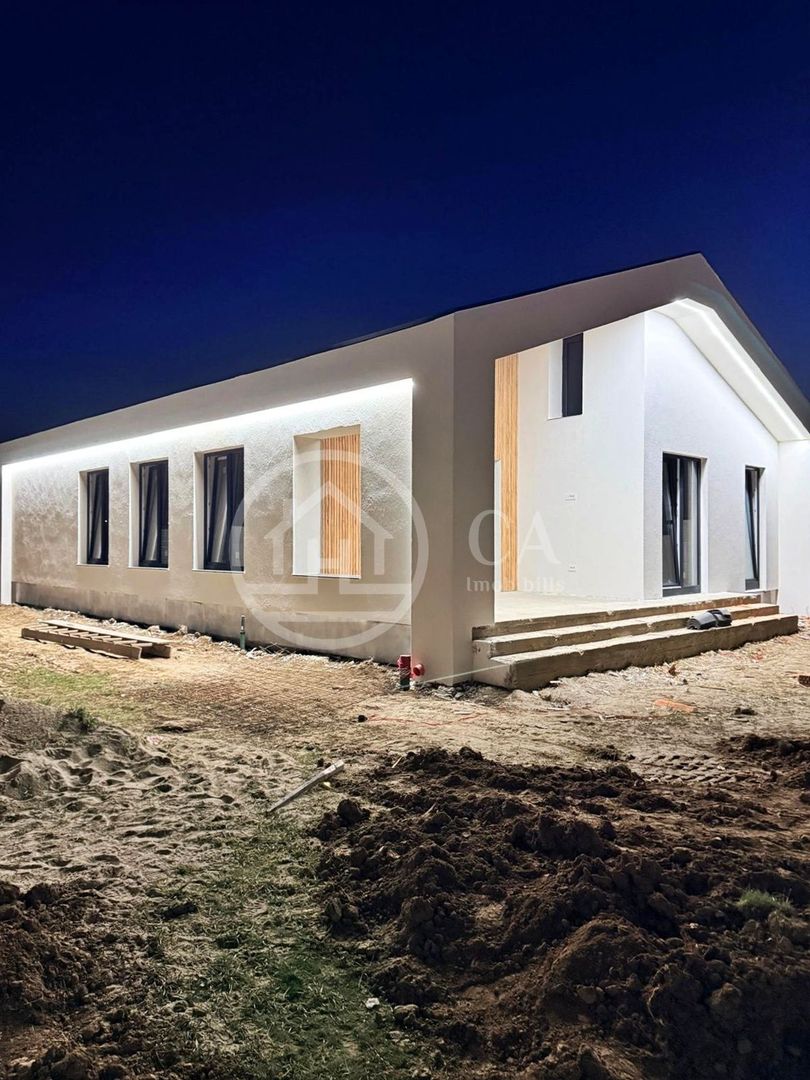 Casa de vanzare cu 4 camere in Santandrei, Bihor - Poză 2