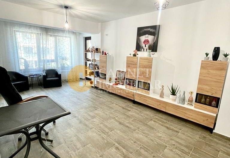 Etaj 2 Apartament 3 camere - 93 mp mobilat-utilat Loc parcare - Poză 3