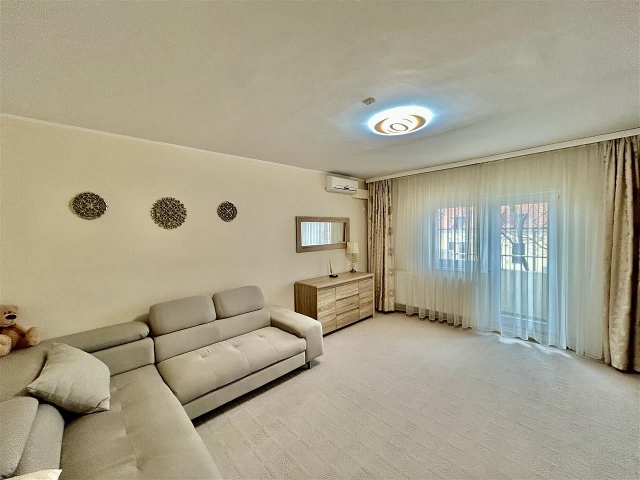 Apartament de închiriat în Sibiu – 3 camere, decomandat, 2 băi, 80 mp - Poză 5