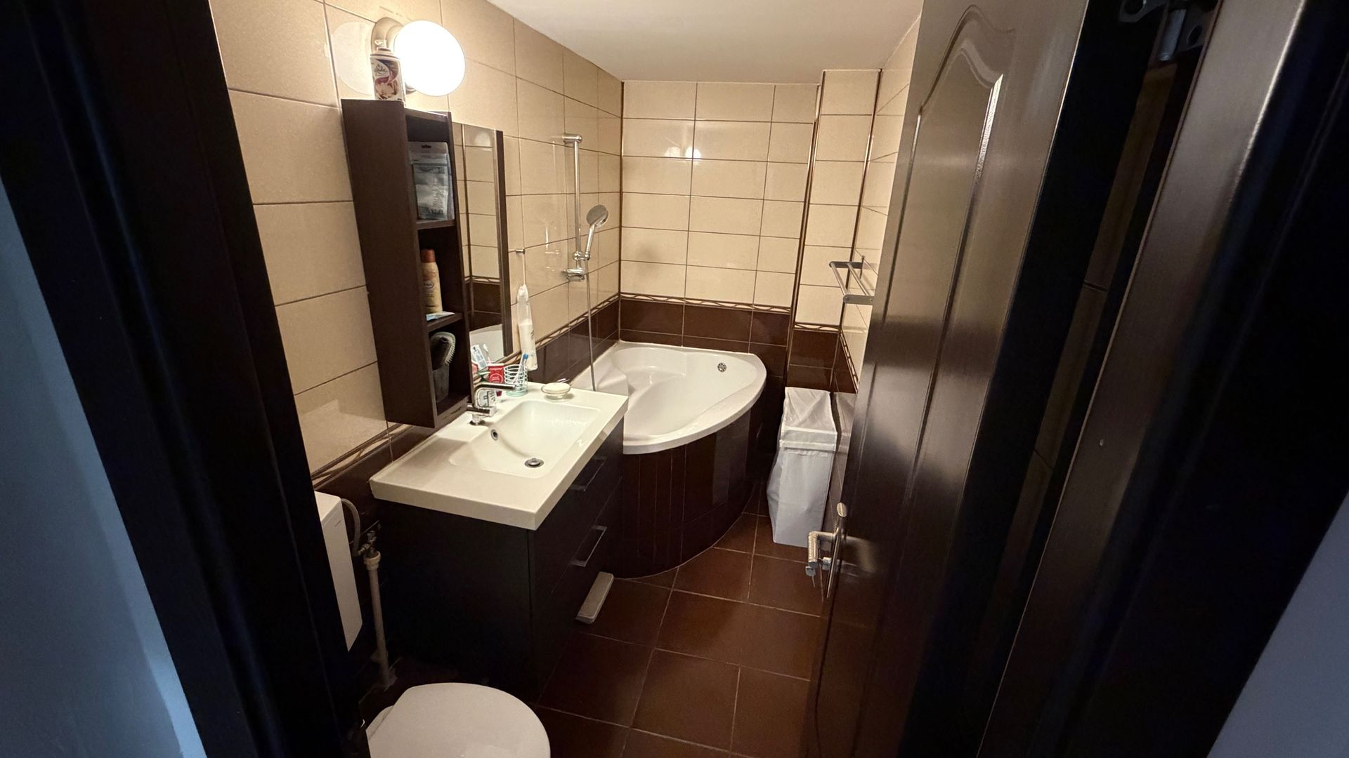 Vânzare Apartament 3 Camere Hol în H, 2 Băi – Calea Vitan Vis-a-vis Mall Vitan - Poză 5