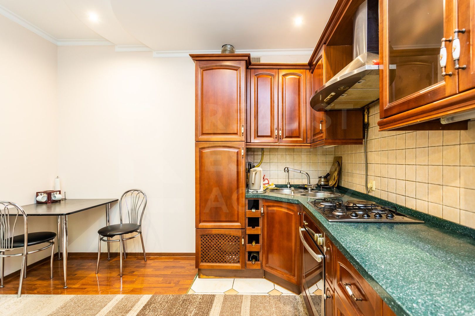 Vânzare, casă, 2 nivele, 4 camere, strada 31 August 1989, Centru - Poză 5