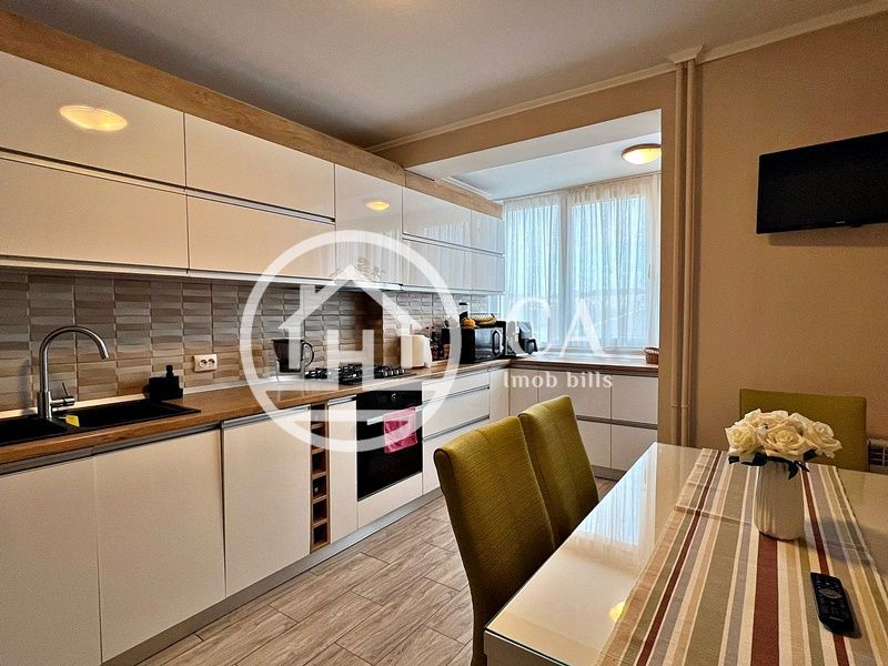 Apartament de vânzare cu 3 camere în zona Rogerius, Oradea - Poză 5