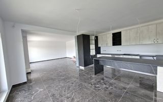 Casa premium cu teren 815 mp terasa balcon si garaj zona Selimbar - Poză 3
