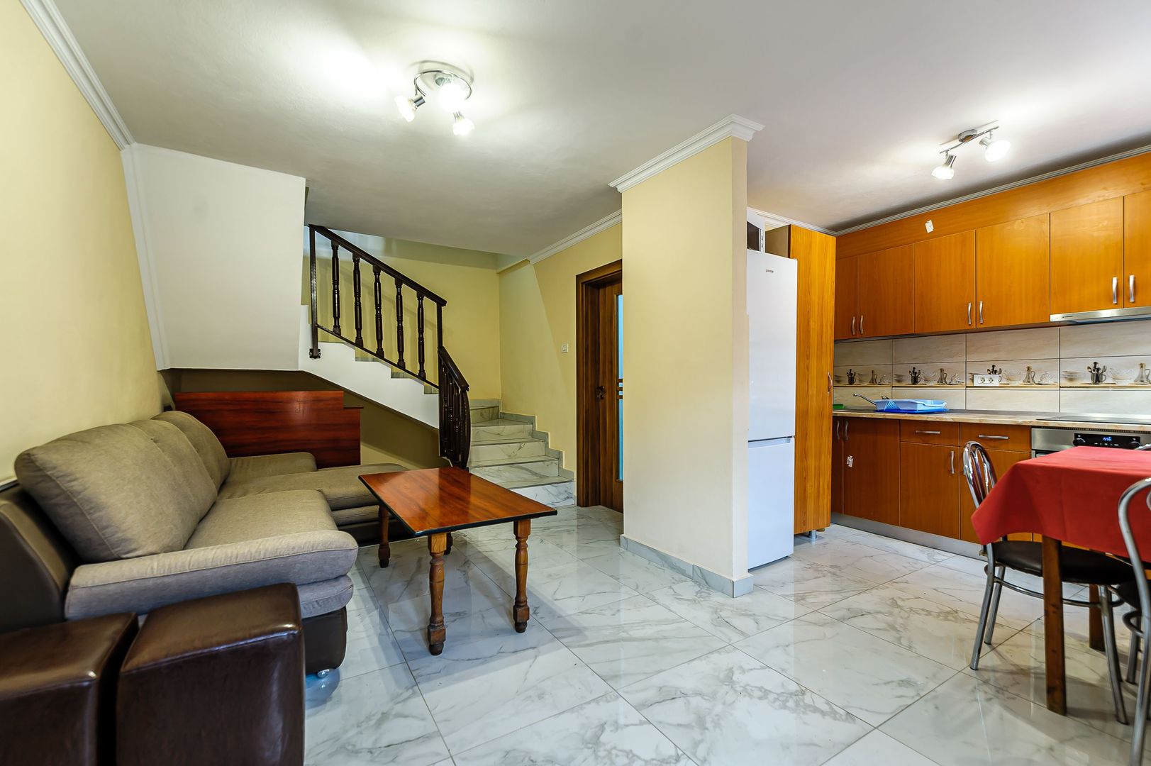 Apartamente noi la curte, Piața Avram Iancu. - Poză 3