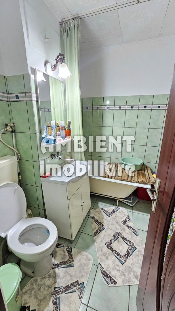 Apartament 3 camere, decomandat, zona FEROVIARI; - Poză 4