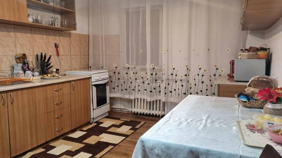 Partament cu doua camere aflat in zona Soarelui - Poză 5