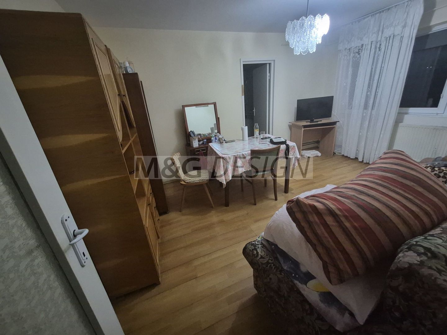 Apartament 3 camere Dacia cu centrala - Poză 1