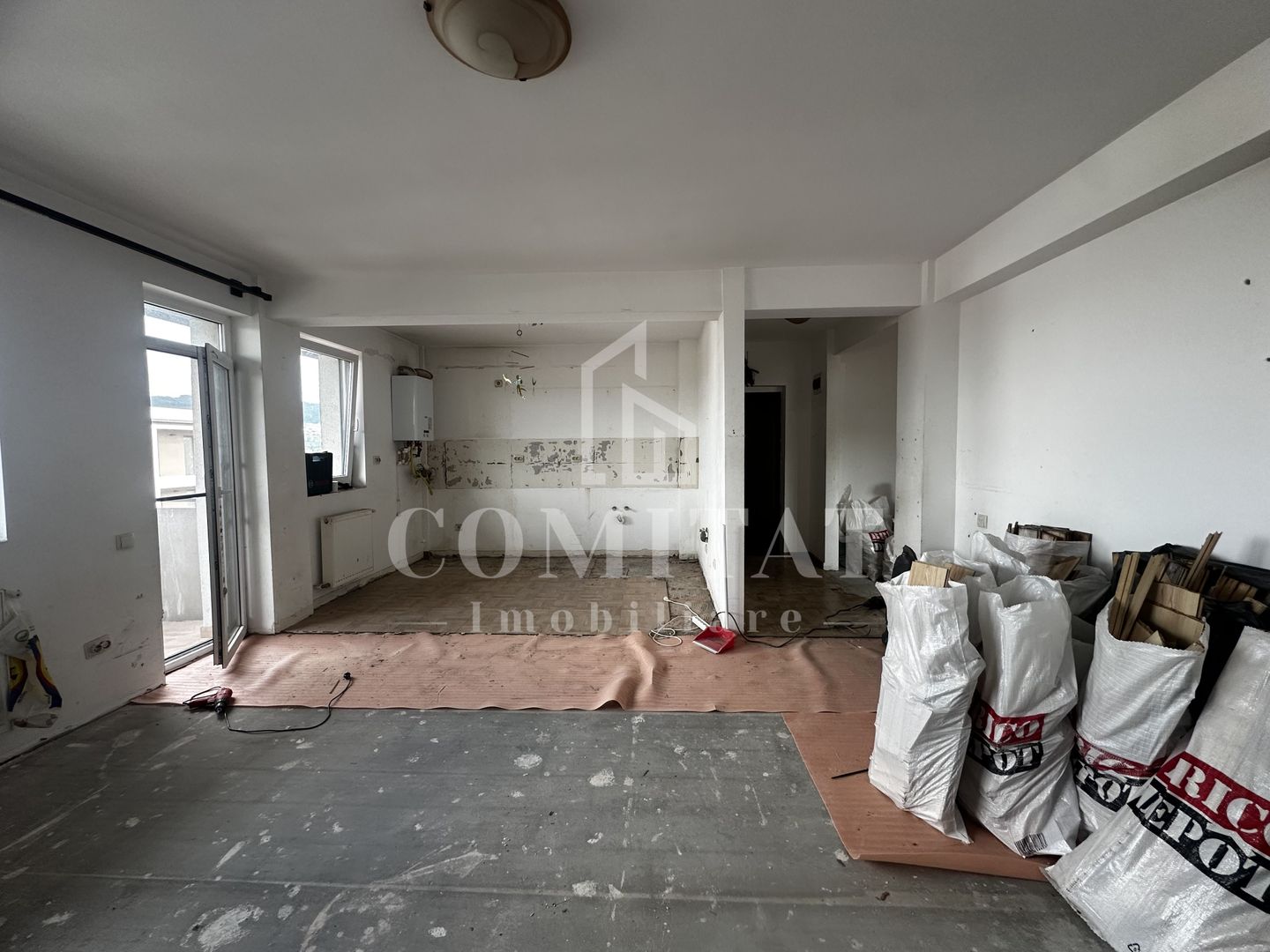 Apartament 2 camere | Loc de parcare | Zona Str Tineretului - Poză 1