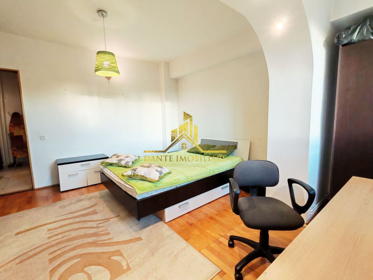 3 camere, decomandat, modern, balcon, zona Centrala, Pta Cipariu - Poză 2