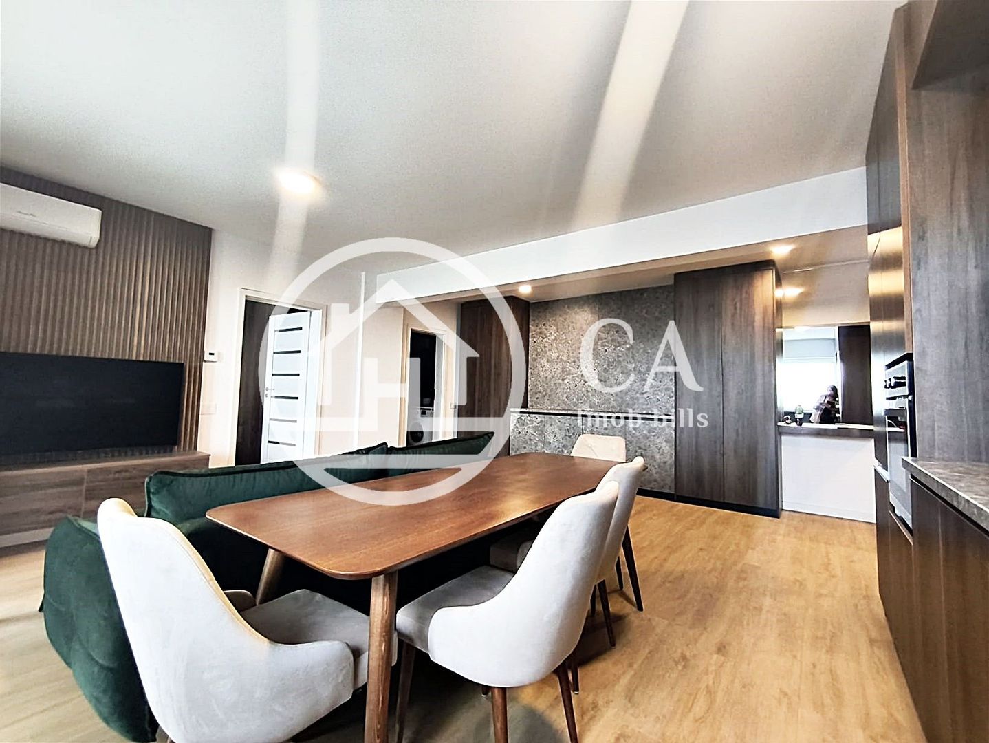 Apartament de închiriat cu 3 camere în Iosia Resident, Oradea - Poză 1