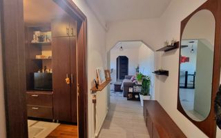 Apartament cu 2 camere reconfigurat, 52 mp utili, zona Cetate - Poză 3