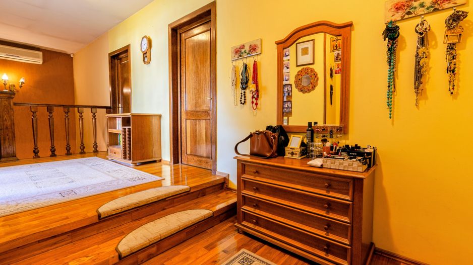 Vilă S+P+M, 2 fronturi stradale, ideală locuit/birouri/clinică, grădiniță, etc - Poză 16