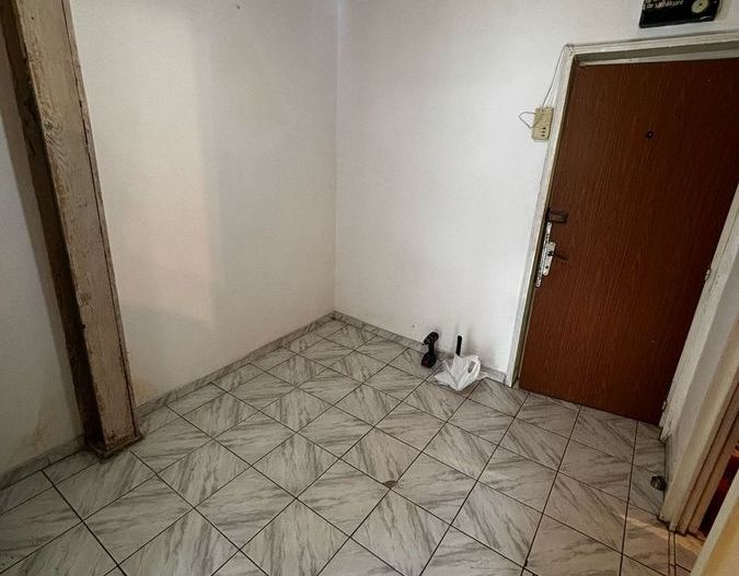 GARSONIERA SPATIOSA  METROU APARATORI PATRIEI - Poză 1