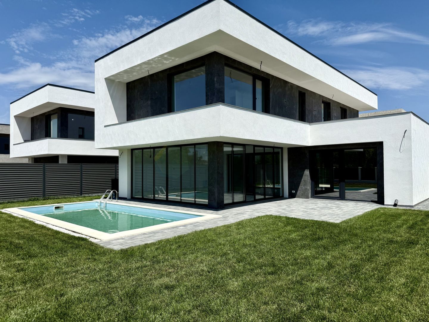 Vila individuala 6 camere | Own Lake Residence - Poză 1