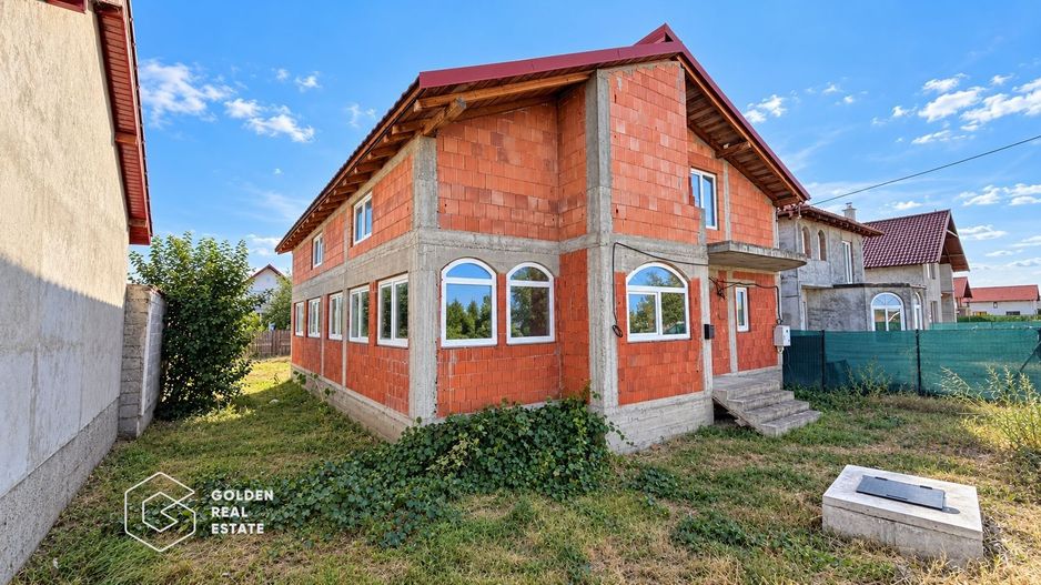 Casa cu 5 camere la rosu, nou construita, Sagu/ sau schimb cu apartament - Poză 1