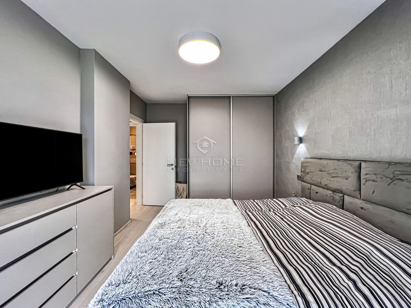 Apartament 2 camere 66 mp, zona Central - Poză 10