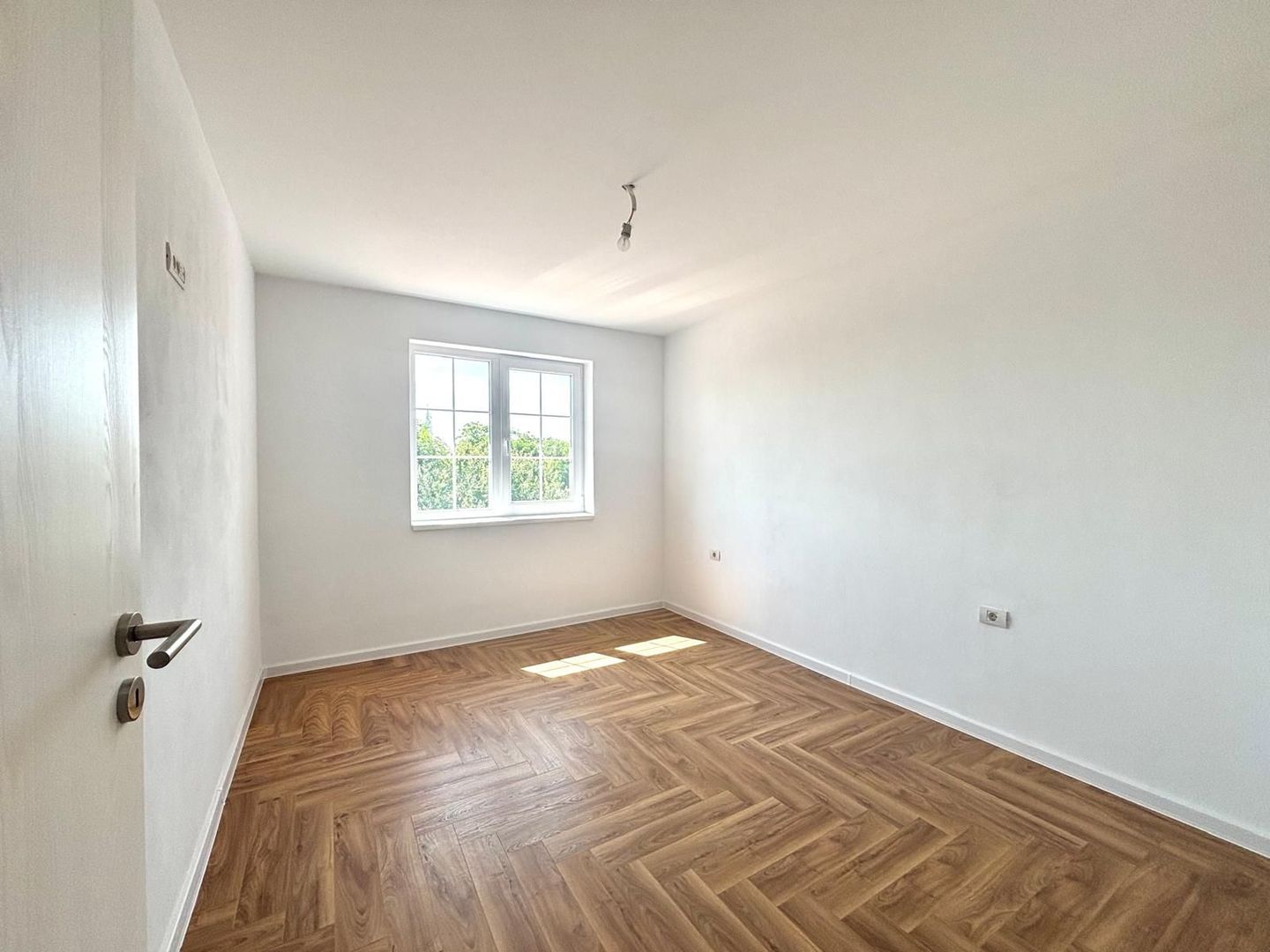 Duplex -4 camere - toate utilitatile - Sag - Poză 12