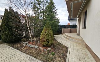 Casa individuala garaj pivnita curte mare - Poză 22