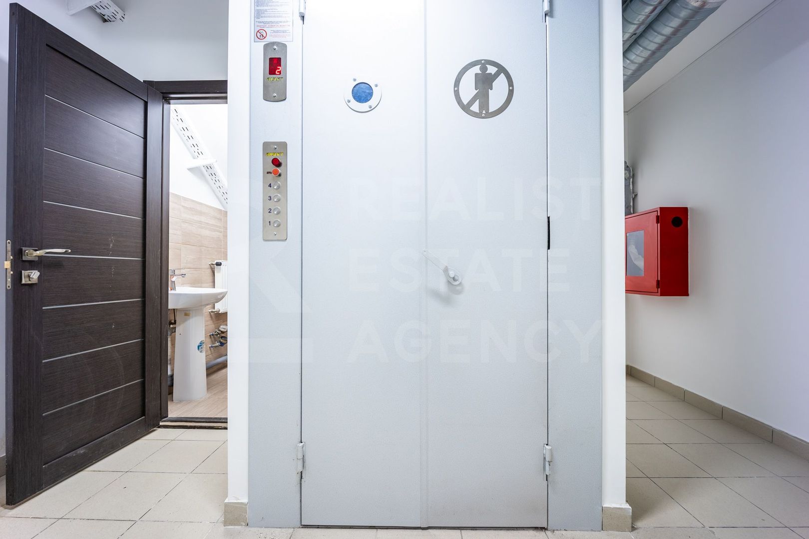 Se oferă spre chirie spațiu comercial 130 mp,str. Ginta Latină Ciocana - Poză 15
